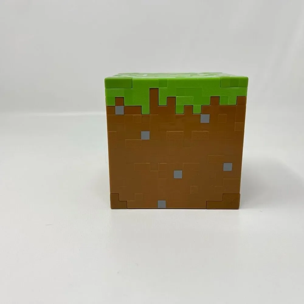 Minecraft Grass Block Magic 8 Cube Ball Toy Mojang Mattel 2017 Fortune Teller